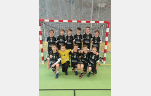 -15 ans masculins 1, équipe en entente RMH-HBC Châteaubourg

En haut de gauche à droite : Gaëtan Etienne, Romain Vial, Thomas Damour, Tilio Collen, Mathis Leduby, Quentin Loridon ;

En bas de gauche à droite : Bastien Geslin, Mathis Aubin, Marius Morin, Joris Lefranc et Briac Foucault.