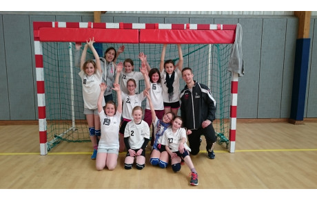 ENCORE UN PETIT EFFORT ET LE GROUPE -12 FILLES 2 TERMINERA 1ERE DE LEUR GROUPE