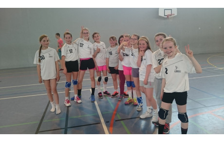 L'EQUIPE -12 FILLES 2 CHAMPIONNE HONNEUR POULE B