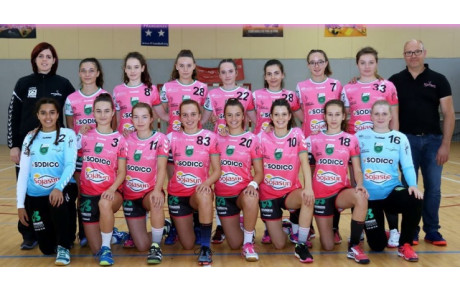 - 18 Filles 1 Nation ARHB 35
